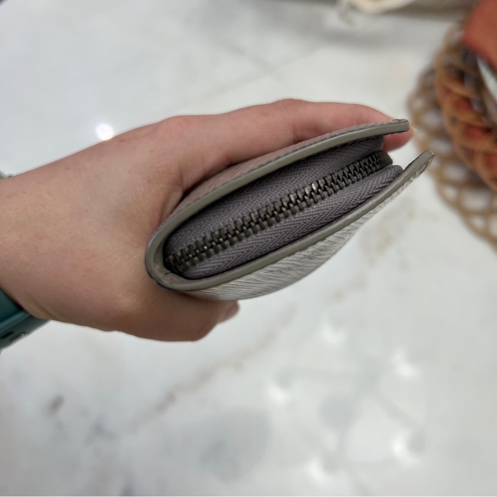 Louis Vuitton Lilac Epi Wallet | Chic Clamshell Design | Silvertone Hardware - Picture 9 of 16